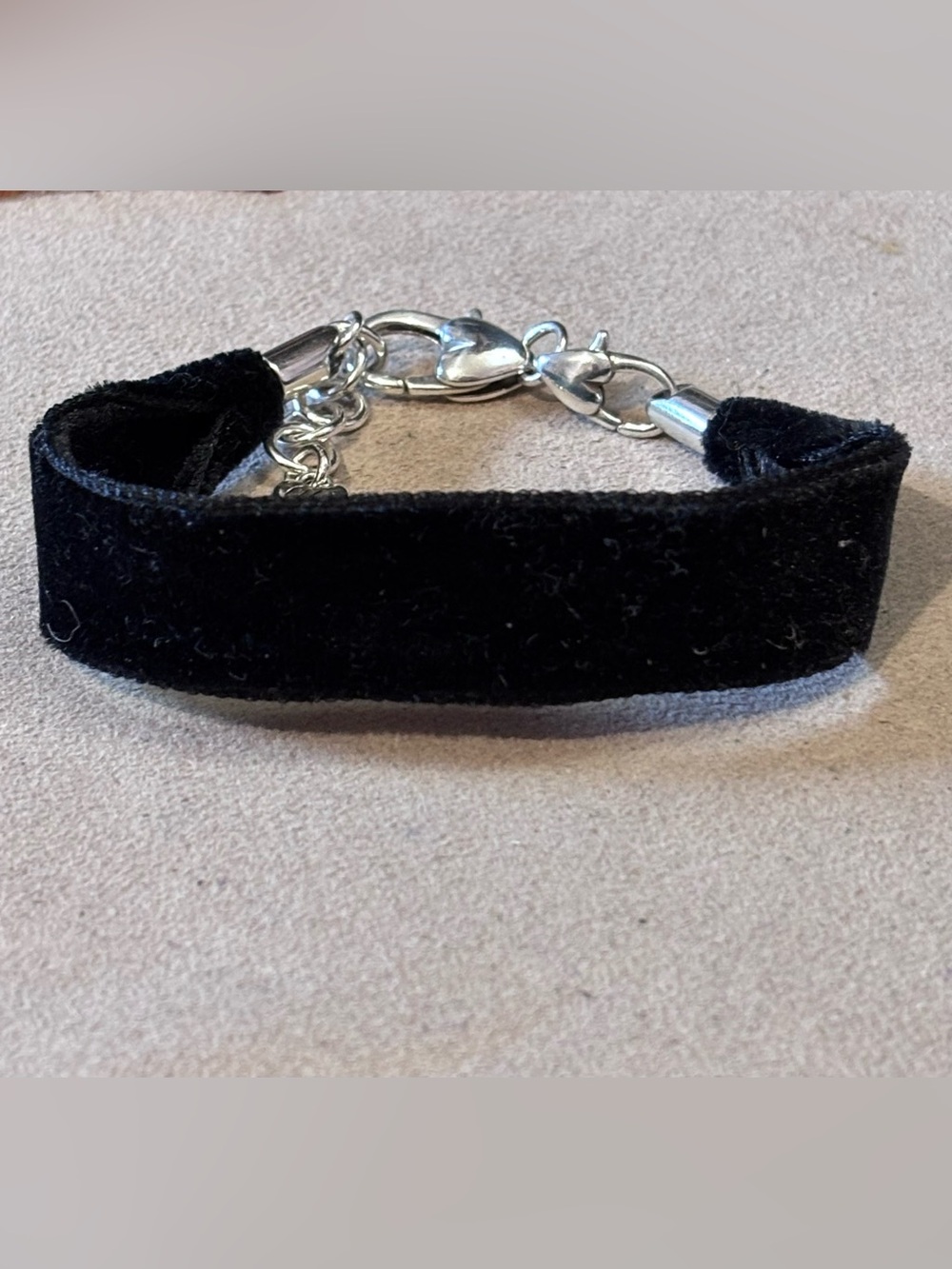 🆕Listing! Brighton Scarlett bracelet Holds beads & charms Black velvet Retired